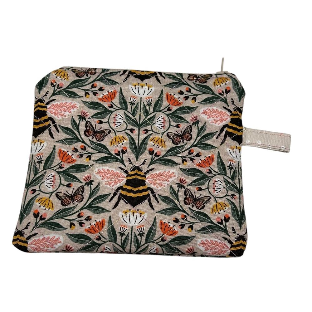 NEW Handmade Wrist Top Zip Pouch Wallet Beige, Green, Gold Bee Pattern5 1/4"x6" - Picture 4 of 4